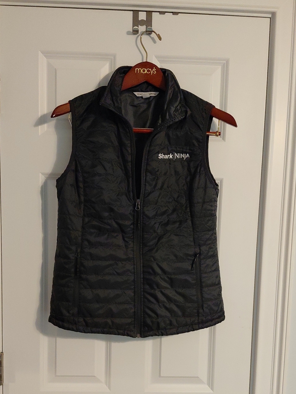SharkNinja Women's Dark Gray Puffer Vest, Size M, Port Authority
